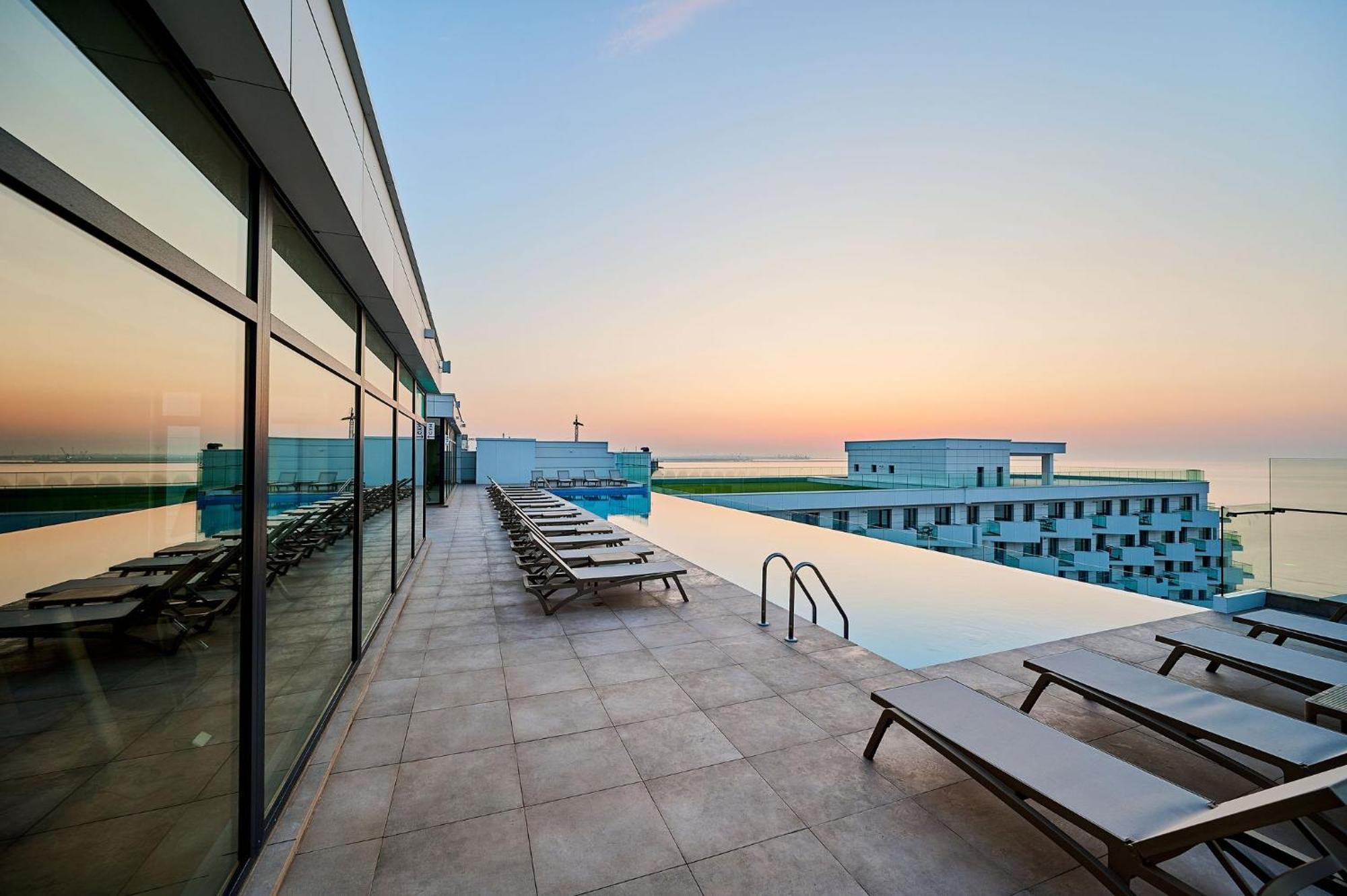 Aqua Vista Infinity Resort & Spa - Studio Lux - Piscina Infinity, Jacuzzi, Sauna, Gym - Privat Navodari Exterior photo
